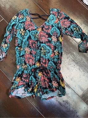 Splendid Black Floral V-Neck Romper with Teal & Coral Paisley print xs